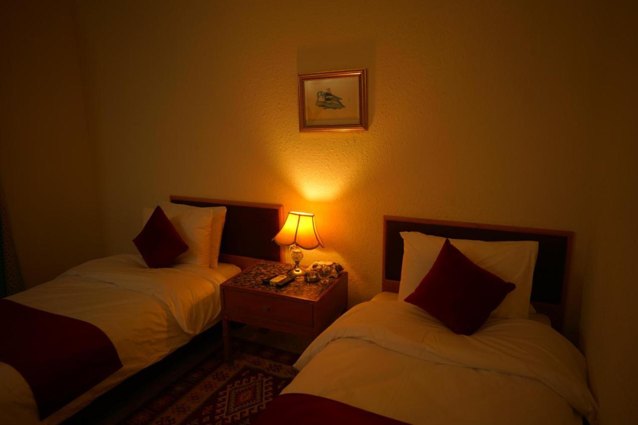 Petra Mountain Hotel Wadi Musa Esterno foto